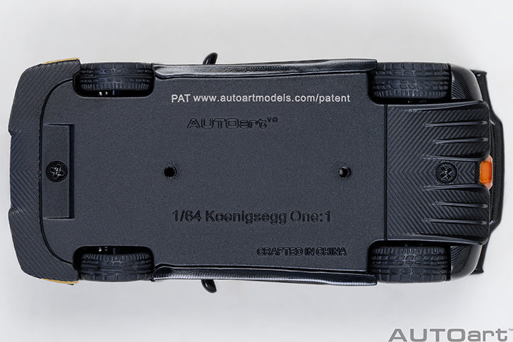 20043 KOENIGSEGG ONE : 1 (CLEAR CARBON FIBER/GOLD STRIPES)