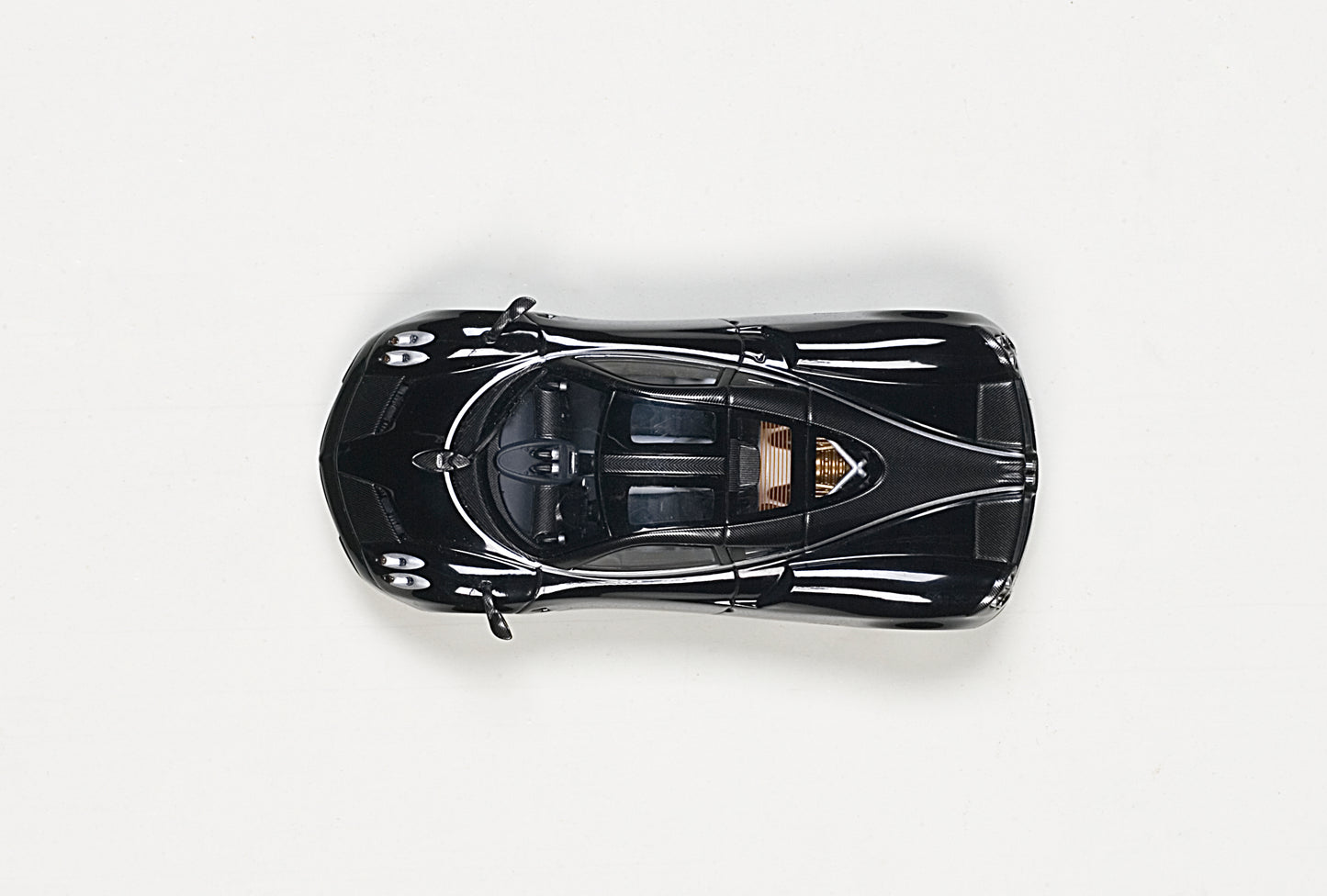 58209 PAGANI HUAYRA (BLACK W/SILVER STRIPES)