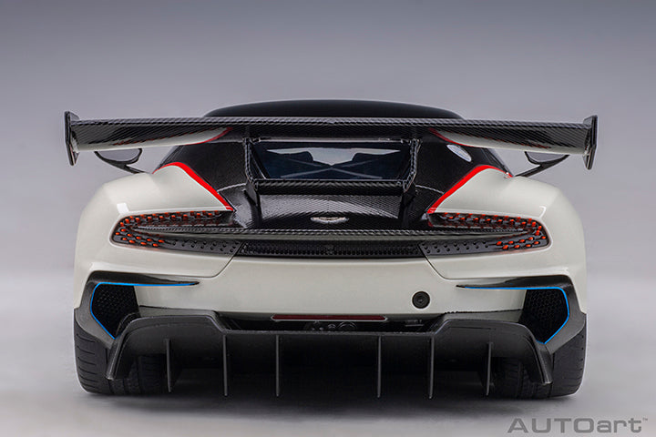 70261 ASTON MARTIN VULCAN (STRATUS WHITE W/ BLUE & RED STRIPES)