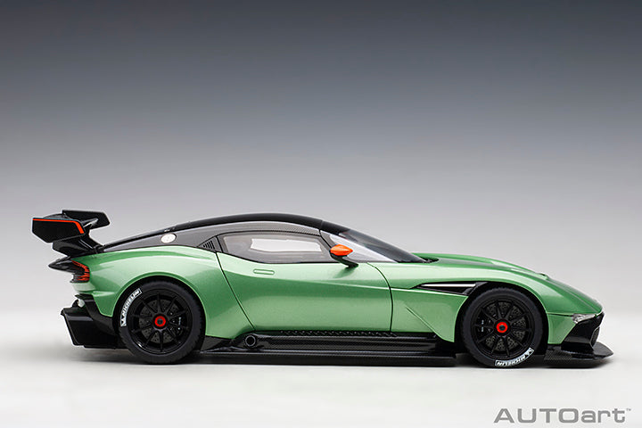 70263 ASTON MARTIN VULCAN (APPLE TREE GREEN METALLIC)