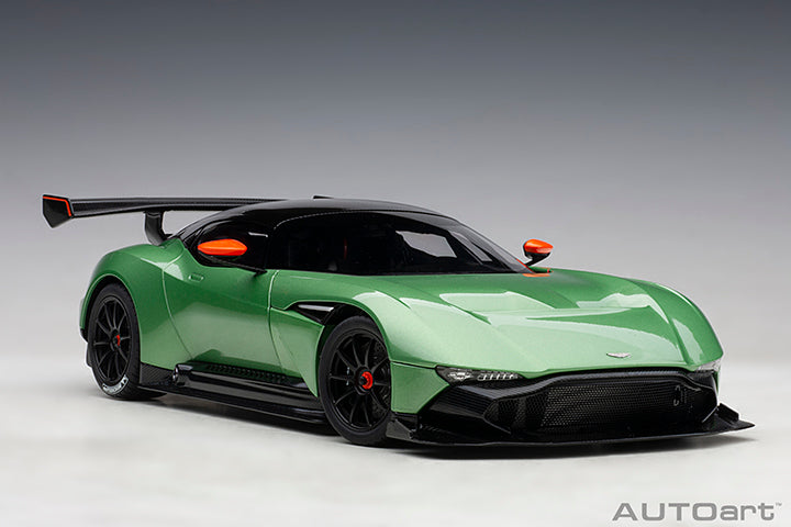 70263 ASTON MARTIN VULCAN (APPLE TREE GREEN METALLIC)