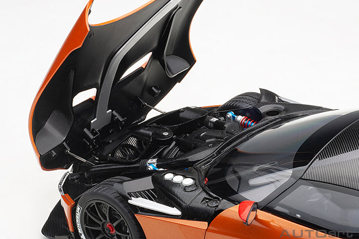 70264 ASTON MARTIN VULCAN (MADAGASCAR ORANGE)