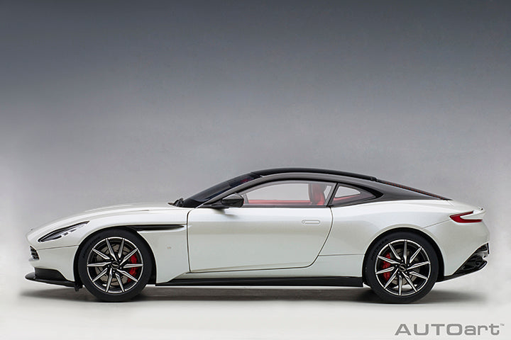 70266 1/18 ASTON MARTIN DB11 (MORNING FROST WHITE)