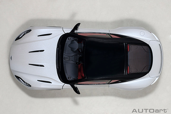 70266 1/18 ASTON MARTIN DB11 (MORNING FROST WHITE)