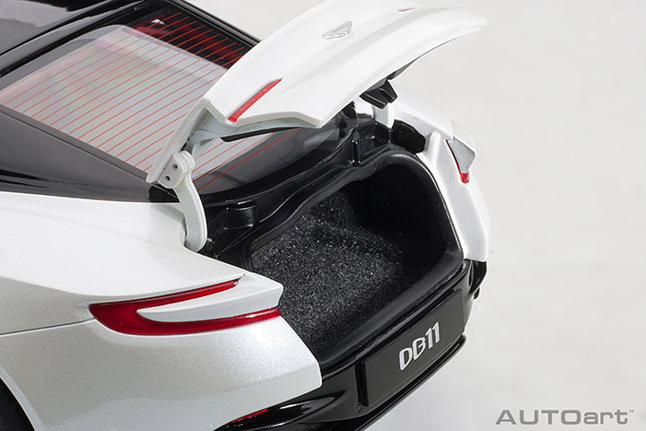 70266 1/18 ASTON MARTIN DB11 (MORNING FROST WHITE)