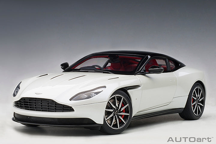 70266 1/18 ASTON MARTIN DB11 (MORNING FROST WHITE)