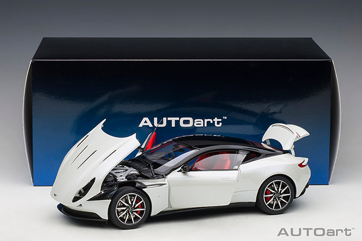 70266 1/18 ASTON MARTIN DB11 (MORNING FROST WHITE)