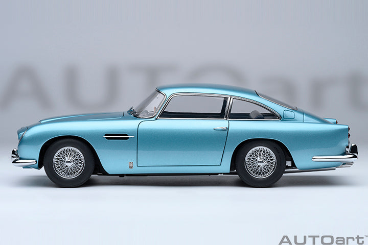 70288 ASTON MARTIN DB5 (CARIBBEAN PEARL/BLUE)