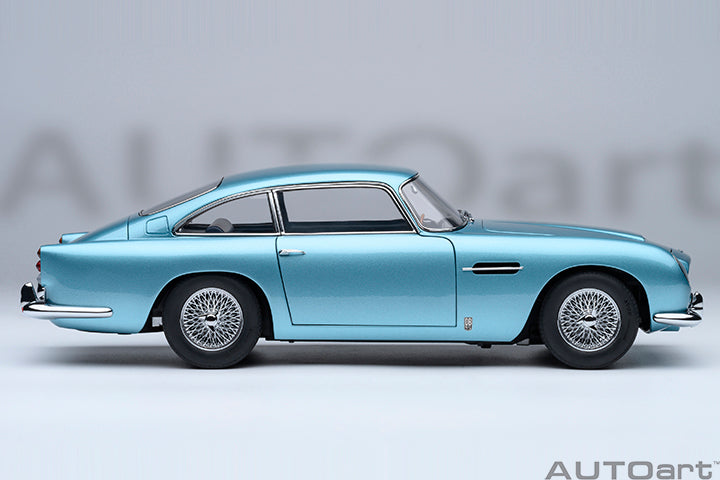 70288 ASTON MARTIN DB5 (CARIBBEAN PEARL/BLUE)