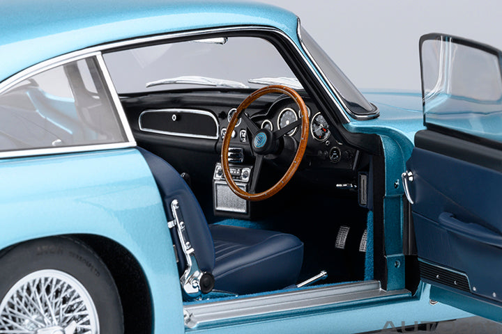 70288 ASTON MARTIN DB5 (CARIBBEAN PEARL/BLUE)