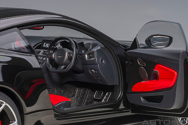 70291 1/18 ASTON MARTIN DBS SUPERLEGGERA (JET BLACK)