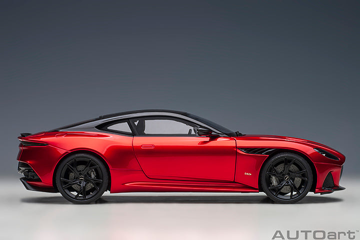 70293 1/18 ASTON MARTIN DBS SUPERLEGGERA (HYPER RED)