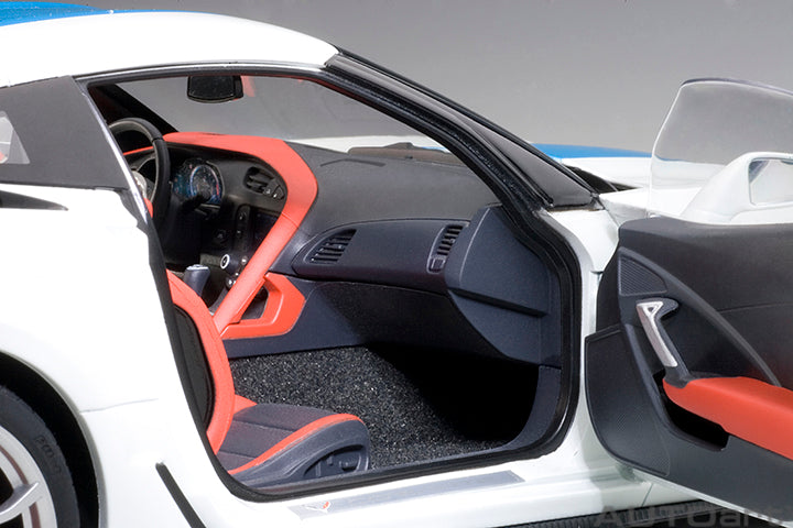 71271 CHEVROLET CORVETTE GRAND SPORT (ARCTIC WHITE/BLUE STRIPES/RED FENDER HASH MARKS)