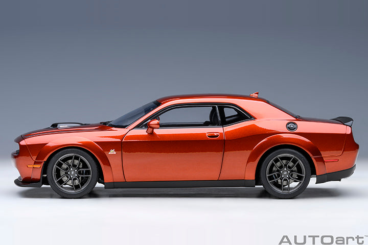 71773 DODGE CHALLENGER R/T SCAT PACK WIDEBODY 2022 (SINAMON STICK)