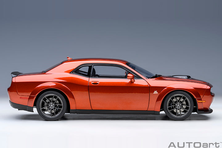 71773 DODGE CHALLENGER R/T SCAT PACK WIDEBODY 2022 (SINAMON STICK)