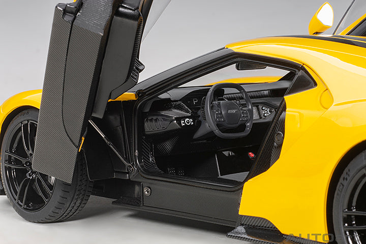 72944 FORD GT 2017 (TRIPLE YELLOW/BLACK STRIPES)