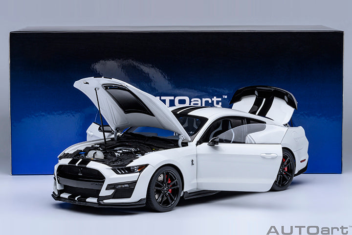 73095 FORD MUSTANG SHELBY GT500 (OXFORD WHITE)
