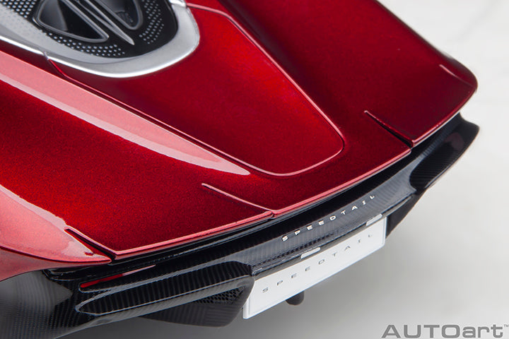 76087 McLAREN SPEEDTAIL (VOLCANO RED)