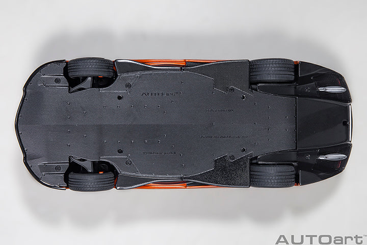 76088 McLAREN SPEEDTAIL (VOLCANO ORANGE)