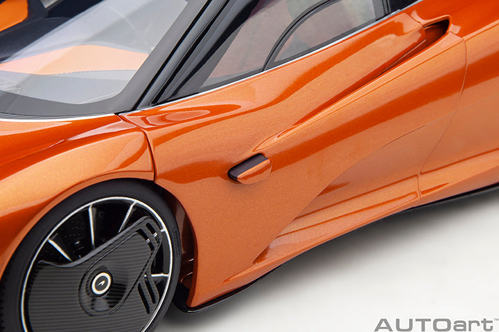 76088 McLAREN SPEEDTAIL (VOLCANO ORANGE)