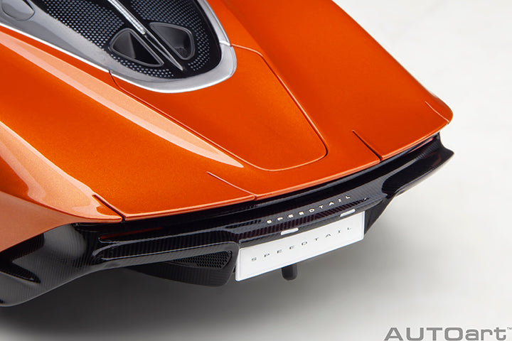 76088 McLAREN SPEEDTAIL (VOLCANO ORANGE)