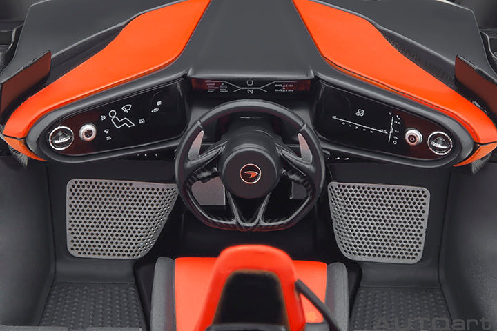 76088 McLAREN SPEEDTAIL (VOLCANO ORANGE)