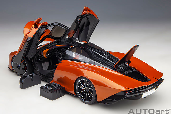 76088 McLAREN SPEEDTAIL (VOLCANO ORANGE)