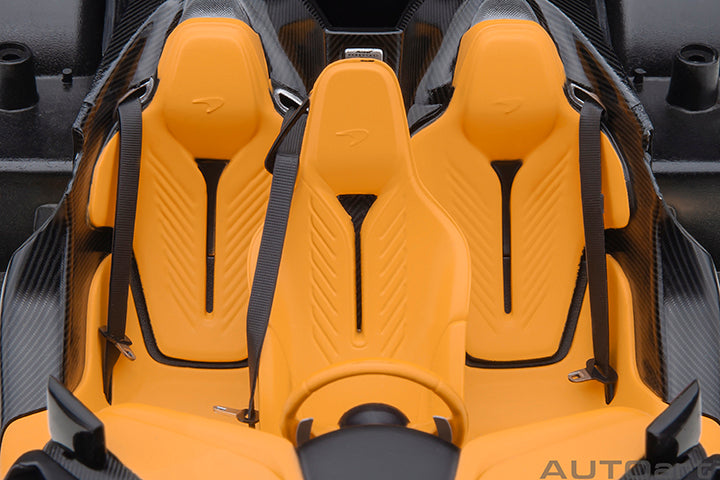 76089 McLAREN SPEEDTAIL (LANTANA PURPLE)