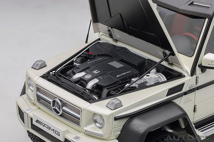 76307 MERCEDES-BENZ G63 AMG 6x6 (DESIGNO DIAMOND WHITE)
