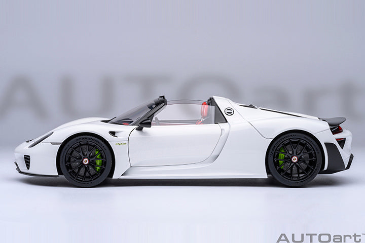 77920 PORSCHE 918 SPYDER WEISSACH PACKAGE (WHITE/RED INTERIOR)