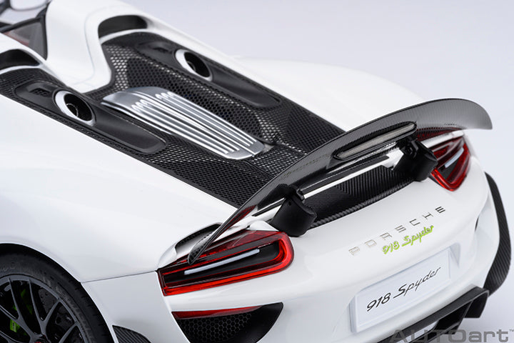 77920 PORSCHE 918 SPYDER WEISSACH PACKAGE (WHITE/RED INTERIOR)