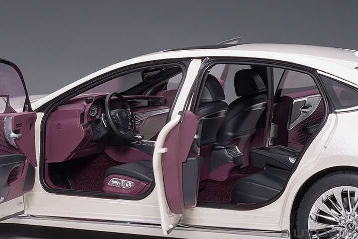 78866 LEXUS LS 500h (SONIC WHITE METALLIC/CRIMSON & BLACK INTERIOR)