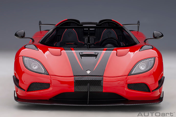 79022 KOENIGSEGG AGERA RS (CHILLI RED/CARBON BLACK/BLACK ACCENTS)