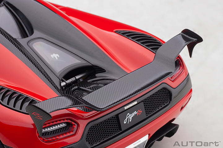 79022 KOENIGSEGG AGERA RS (CHILLI RED/CARBON BLACK/BLACK ACCENTS)
