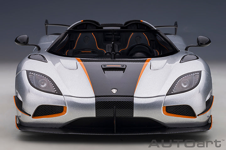 79024 KOENIGSEGG AGERA RS (MOON SILVER/CARBON BLACK/ORANGE ACCENTS)