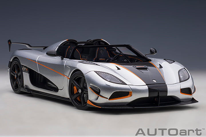 79024 KOENIGSEGG AGERA RS (MOON SILVER/CARBON BLACK/ORANGE ACCENTS)