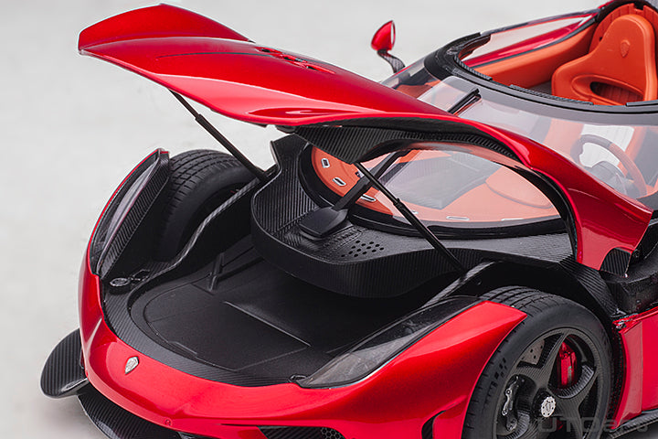 79026 KOENIGSEGG REGERA (APPLE RED/METALLIC RED)