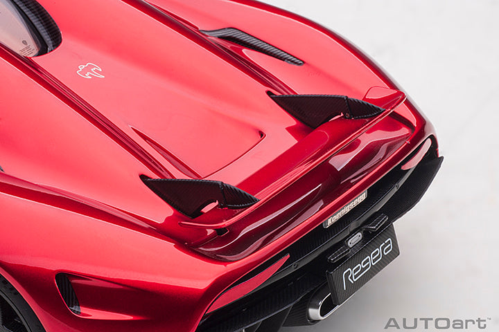 79026 KOENIGSEGG REGERA (APPLE RED/METALLIC RED)