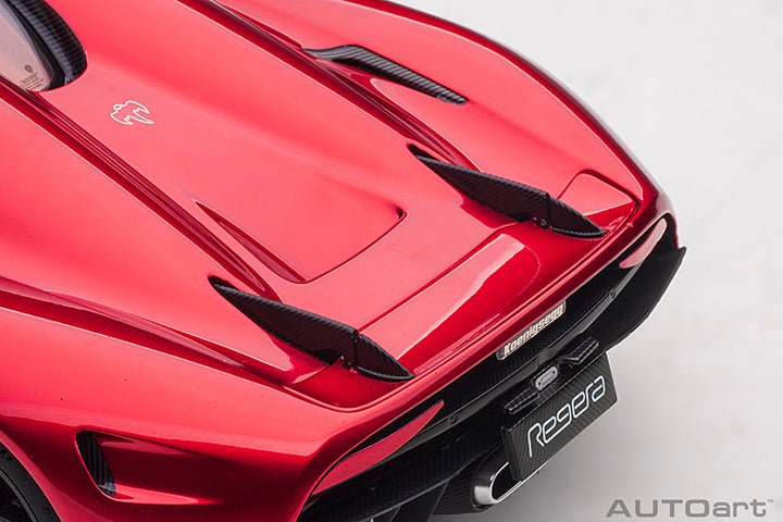 79026 KOENIGSEGG REGERA (APPLE RED/METALLIC RED)