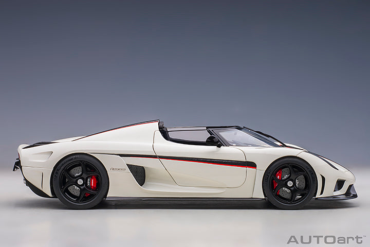 79027 KOENIGSEGG REGERA (WHITE/BLACK CARBON/RED ACCENTS)