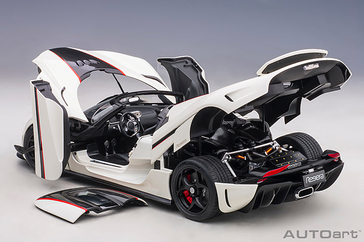 79027 KOENIGSEGG REGERA (WHITE/BLACK CARBON/RED ACCENTS)