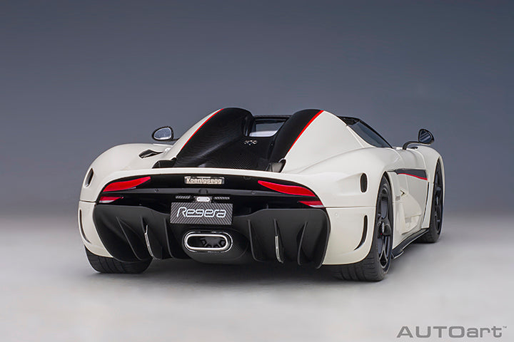 79027 KOENIGSEGG REGERA (WHITE/BLACK CARBON/RED ACCENTS)
