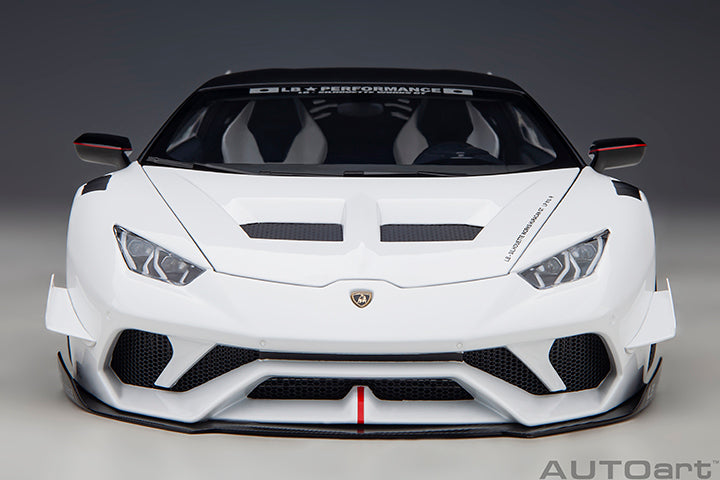 79125 LIBERTY WALK LB SILHOUETTE WORKS HURACAN GT (WHITE)