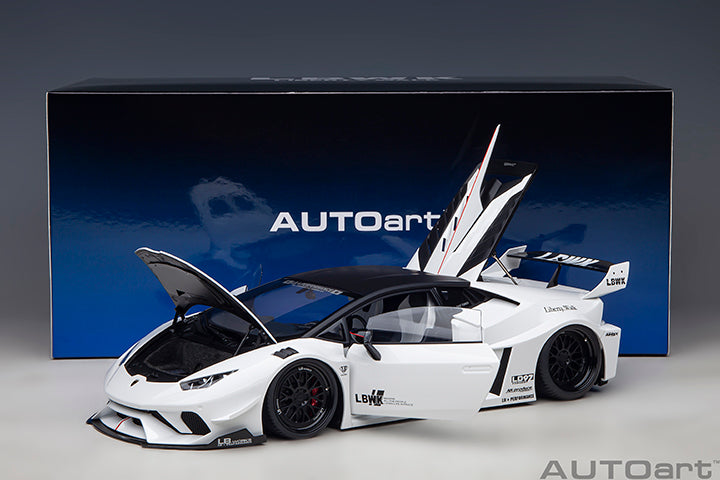 79125 LIBERTY WALK LB SILHOUETTE WORKS HURACAN GT (WHITE)