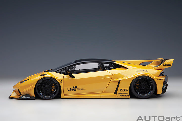 79127 LIBERTY WALK LB SILHOUETTE WORKS HURACAN GT (METALLIC YELLOW)