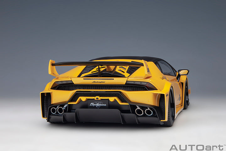 79127 LIBERTY WALK LB SILHOUETTE WORKS HURACAN GT (METALLIC YELLOW)