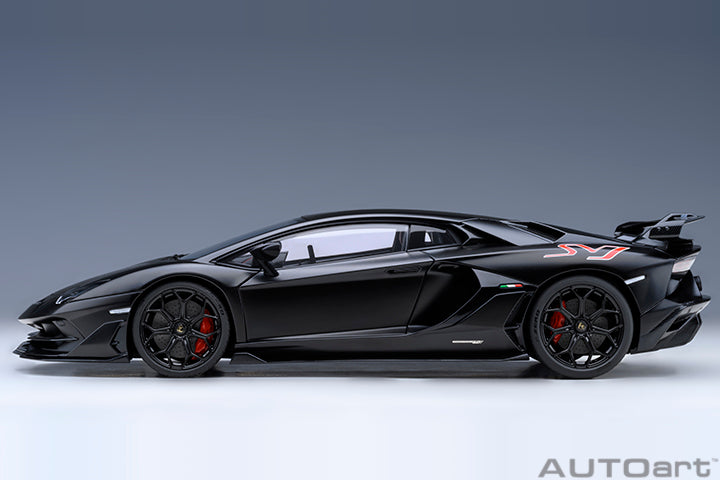 79219 LAMBORGHINI AVENTADOR SVJ (NERO NEMESIS/MATT BLACK)