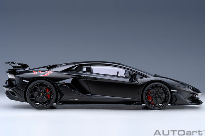 79219 LAMBORGHINI AVENTADOR SVJ (NERO NEMESIS/MATT BLACK)