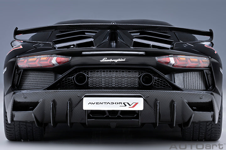 79219 LAMBORGHINI AVENTADOR SVJ (NERO NEMESIS/MATT BLACK)