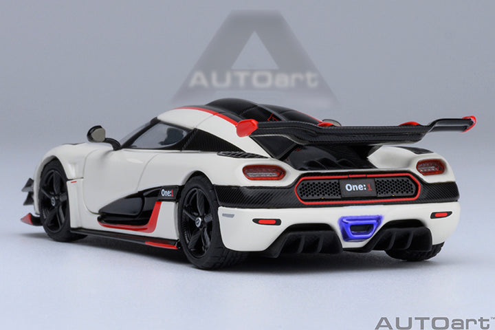 20041 KOENIGSEGG ONE : 1 (PEBBLE WHITE/CARBON BLACK /RED ACCENTS)
